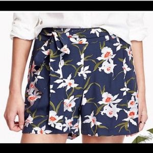 Old Navy High Rise Floral Shorts Size Large